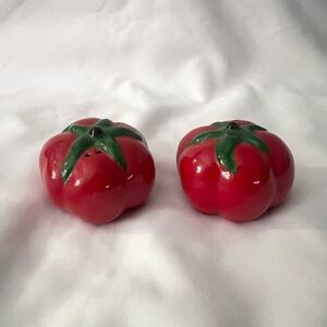 Tomato Salt and Pepper Shaker, Handpainted, Made in Japan, Vintage